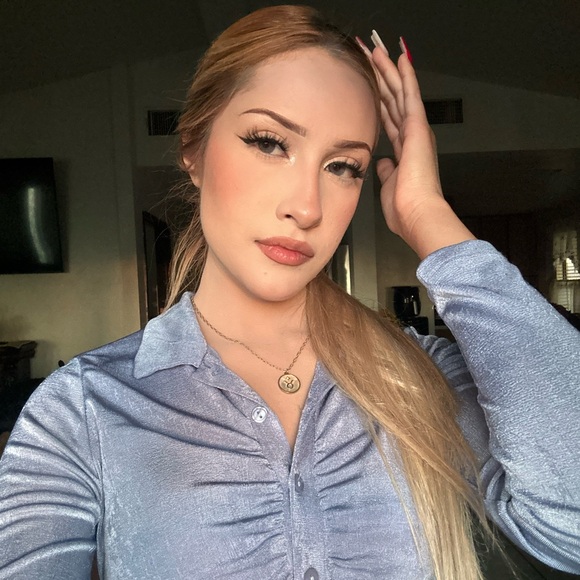 Meet your Posher, Estrella✨🍓 - Picture 2 of 13